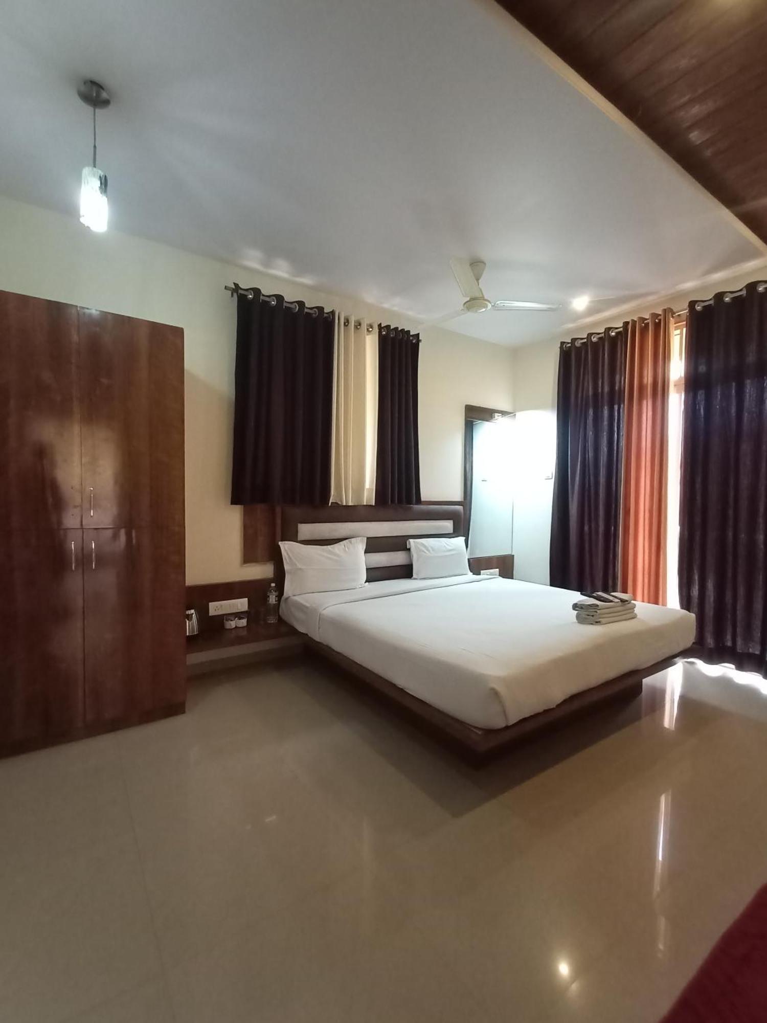 Hotel Oakwood Mahabaleshwar Room photo